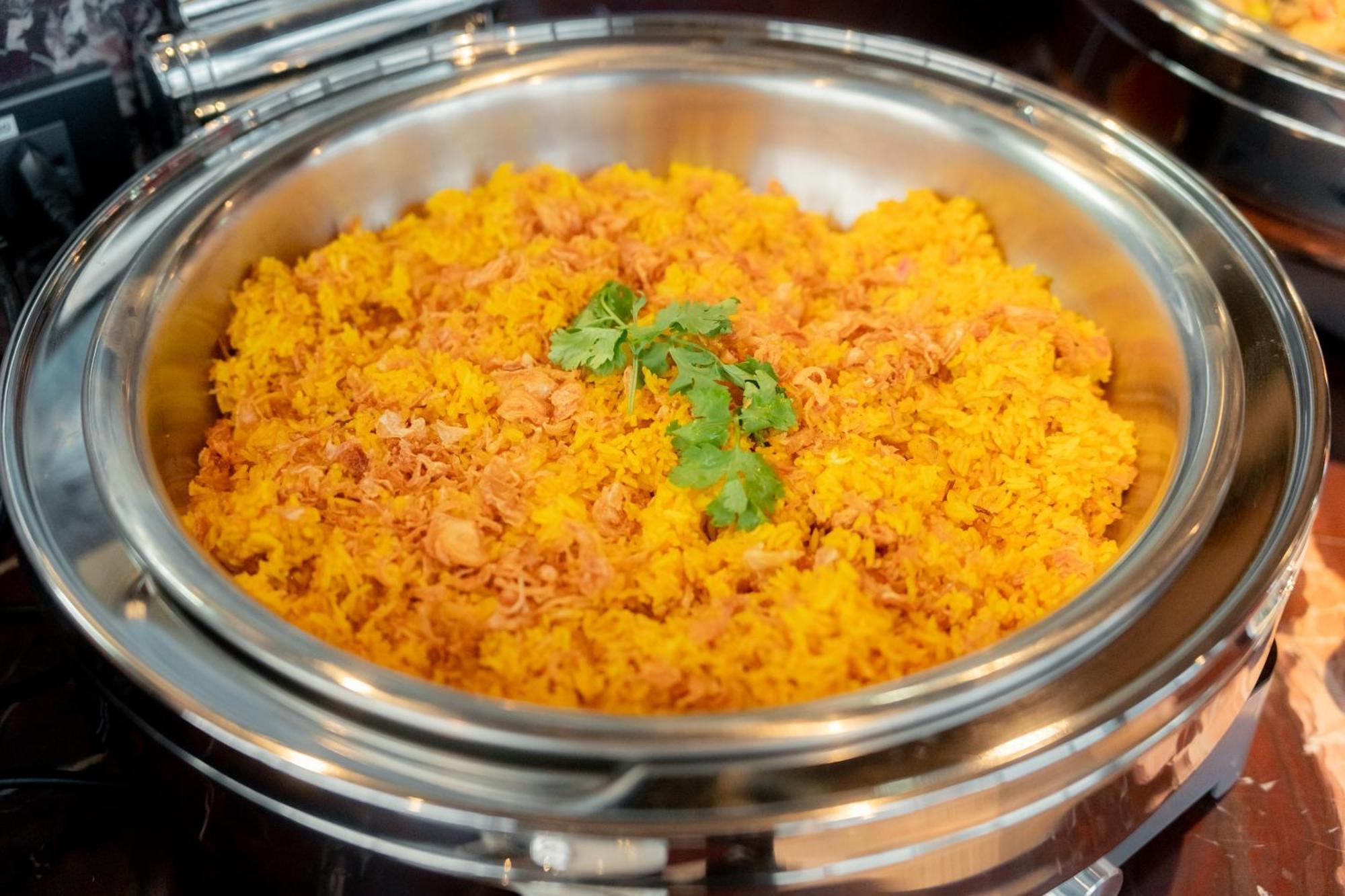 Ascott Embassy Sathorn Bangkok Hotel Exterior photo Biryani