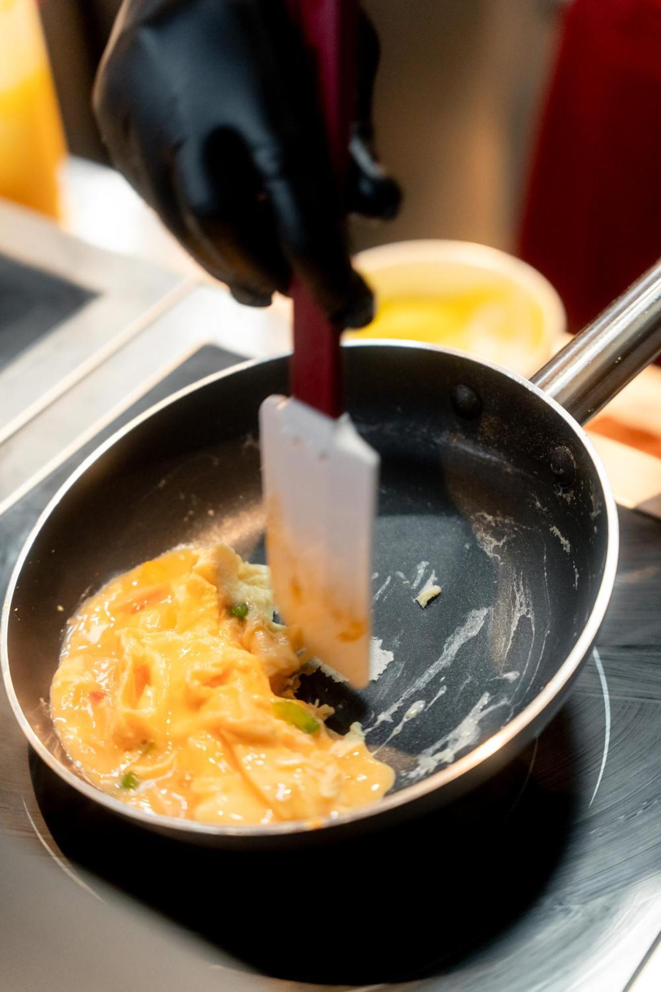 Ascott Embassy Sathorn Bangkok Hotel Exterior photo Preparation of an omelette