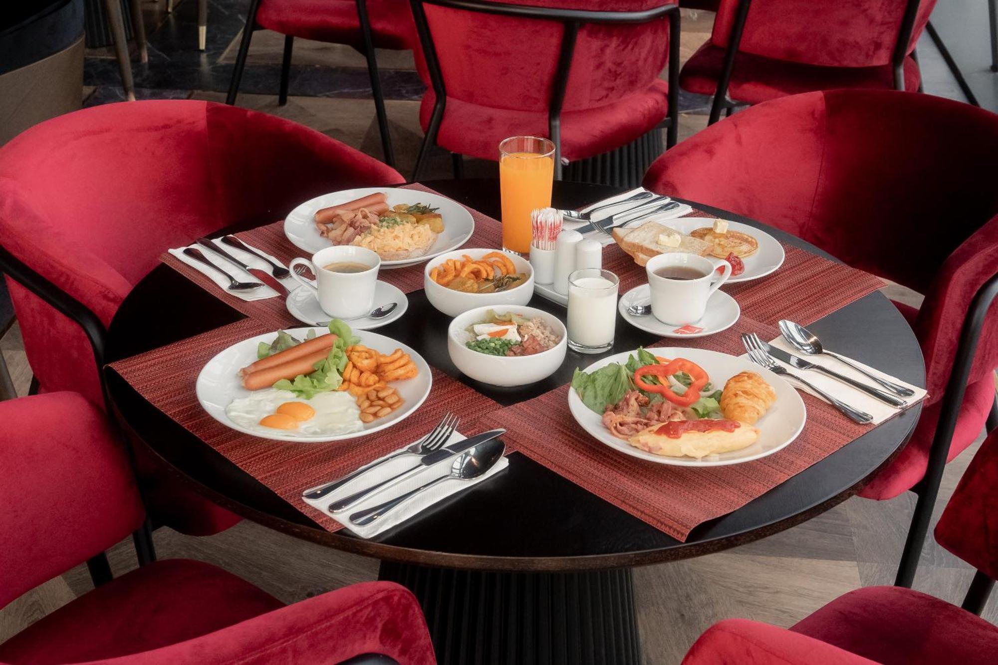 Ascott Embassy Sathorn Bangkok Hotel Exterior photo A breakfast table at the hotel