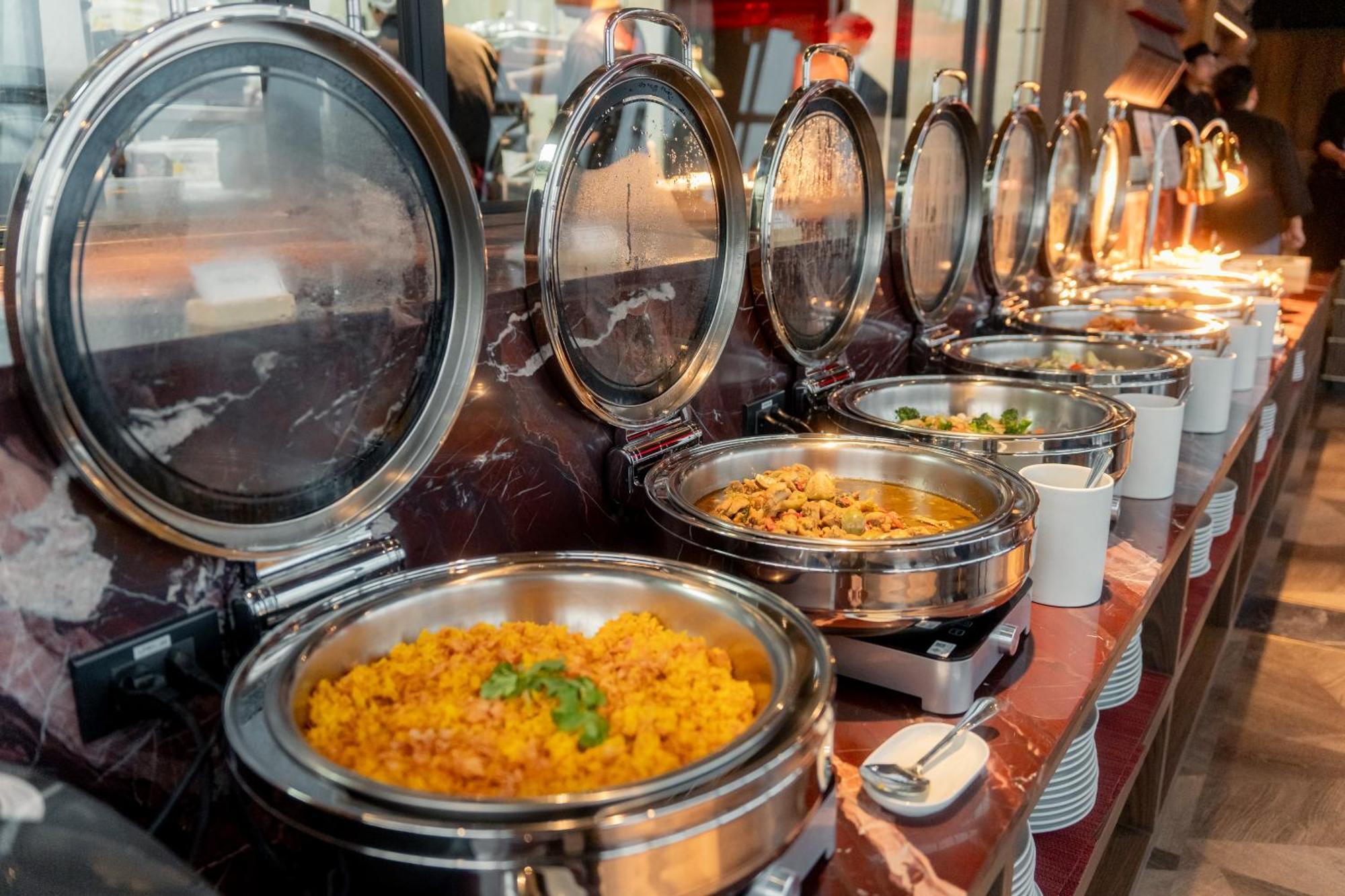 Ascott Embassy Sathorn Bangkok Hotel Exterior photo A chafing dish buffet